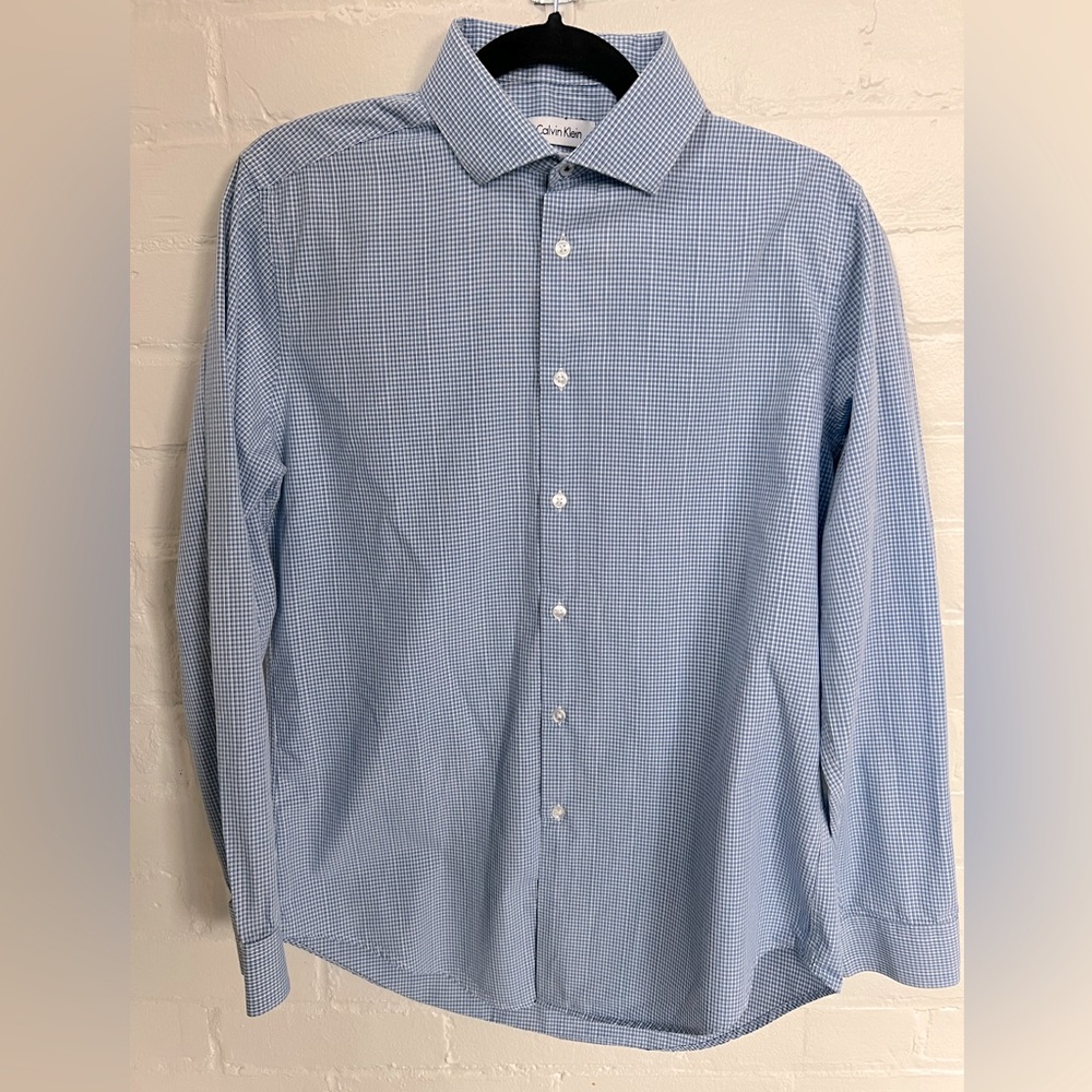 Calvin Klein Men’s Dress Shirt - Slim Fit - Medium - 15 1/2 32/33